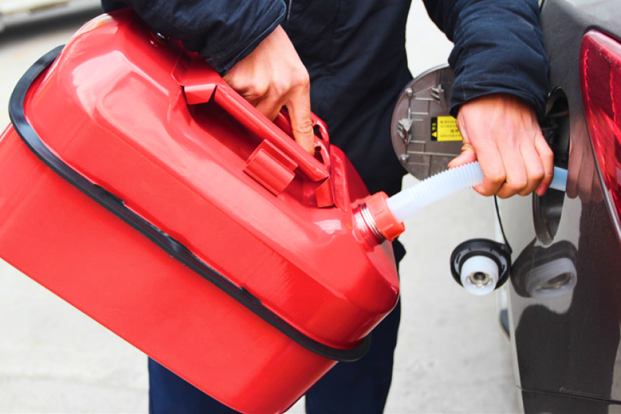 Как услуги въезда для подвоза бензина и запуска автомобиля могут спасти вас в критической ситуации